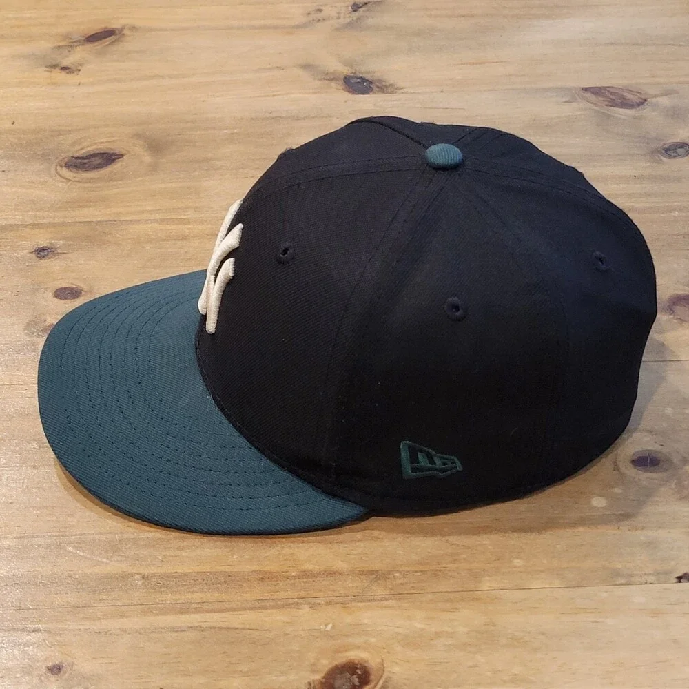 New York Yankees Hat New Era Size 7 Fitted Black Green 59Fifty MLB Baseball